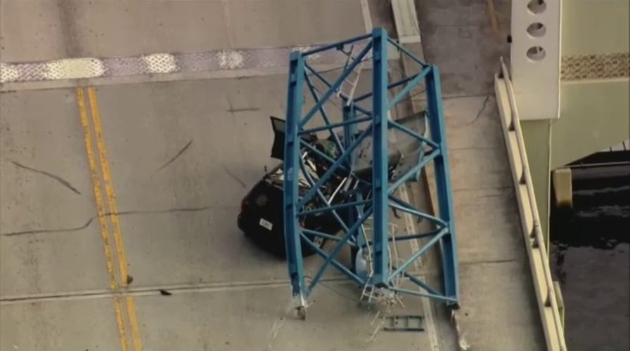 Piece of crane crashes onto Florida bridge killing 1
