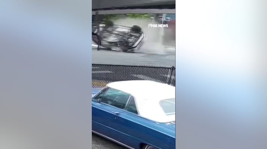 Oregon burglary suspect ends police police chase with VIOLENT crash