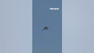 Los vuelos rasantes del F-22 Raptor impresionan a pesar del calor extremo