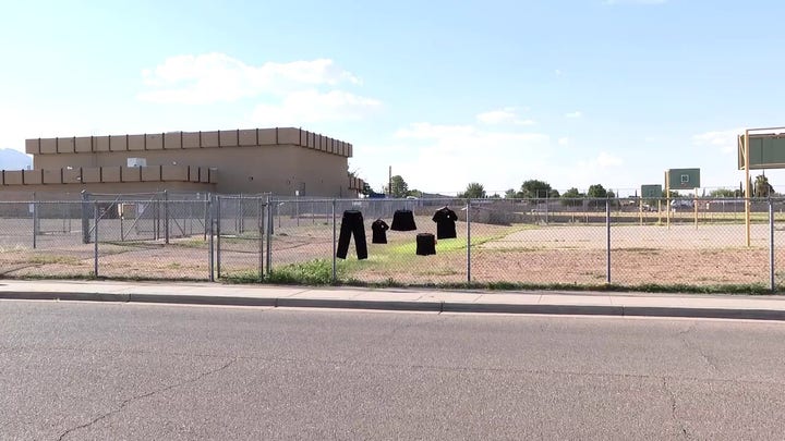 Reactions pour in after Texas middle school bans all-black clothing