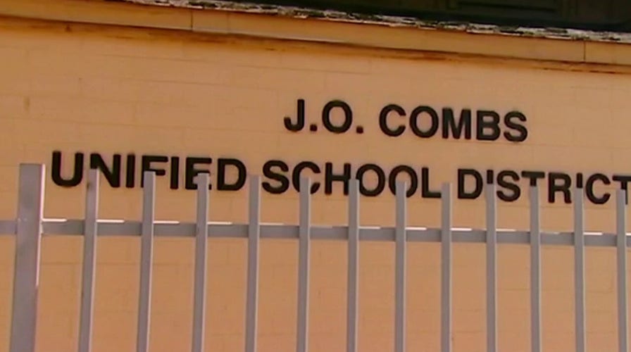 Massive teacher 'sickout' forces school district to close