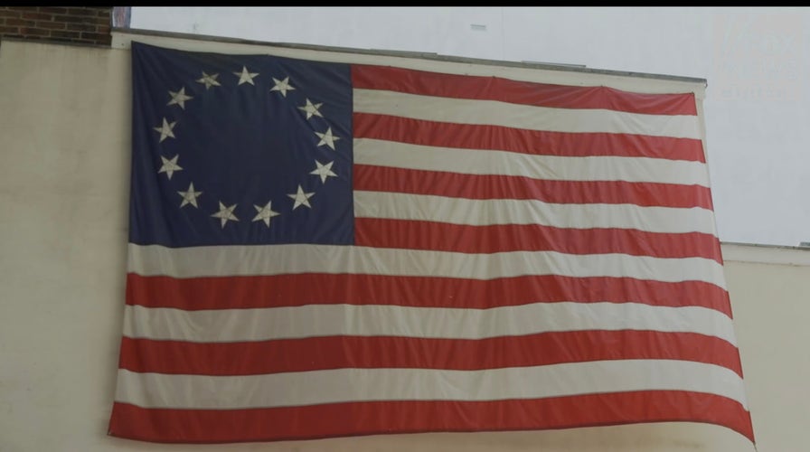 Betsy Ross y la creación de la primera bandera de Estados Unidos