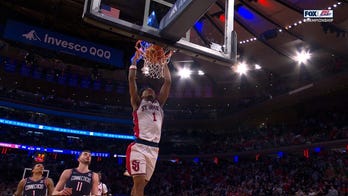 St. John's Dillon Mitchell throws down windmill slam vs. UConn