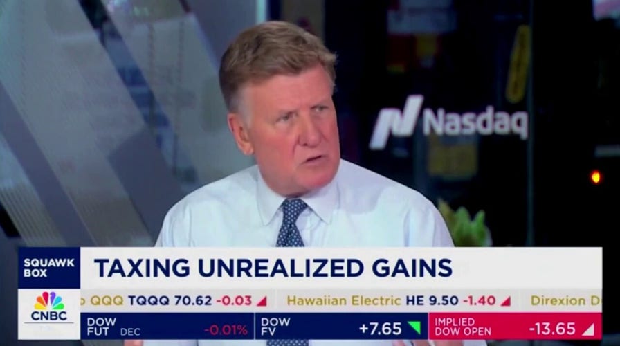 CNBC host Joe Kernen presses Harris campaign chair on 'deliberate effort' by VP to avoid media