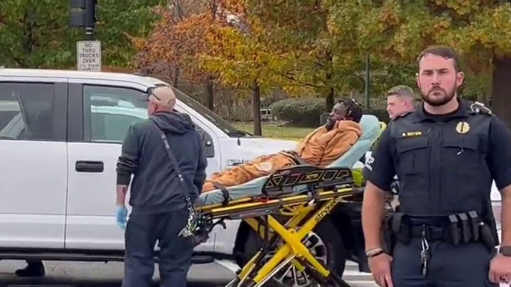 Police arrest man armed with AR-15 near Capitol