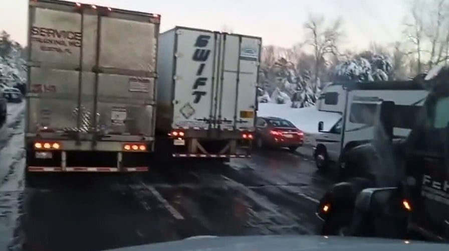 Hundreds of Virginia drivers stuck overnight on I-95