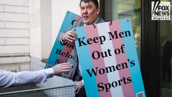 Comedy writer Graham Linehan warns about UK silencing speech after arrest