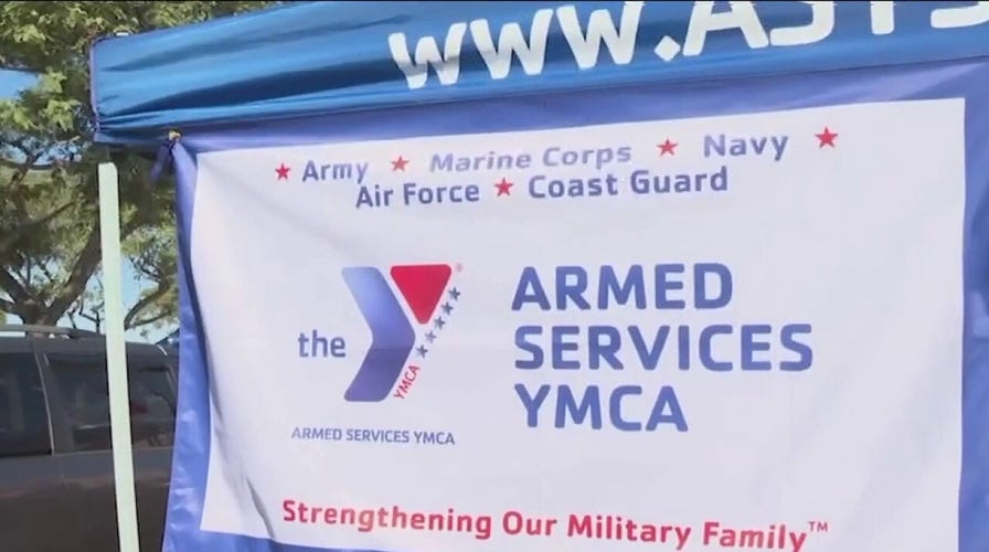 Military members combat hunger within the community