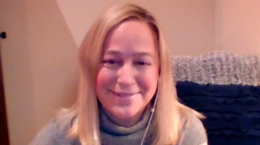 Parents push for in-person instruction as teachers' unions continue to go against reopenings