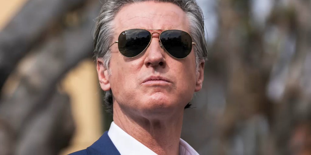 Desplome de Newsom con palabra "Latinx"