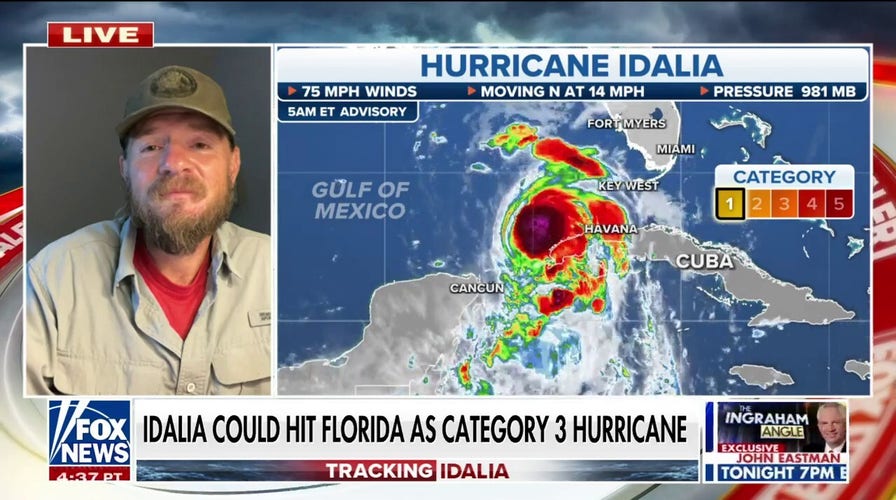 Storm chaser reports from Florida as Hurricane Idalia approaches
