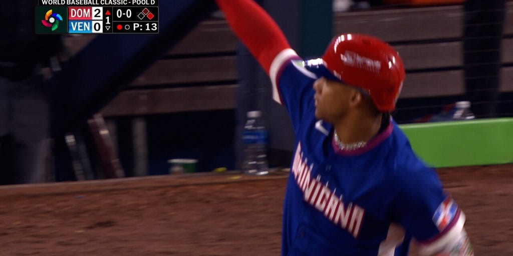 Juan Soto hits two-run homer, giving Dominican Republic early lead over Venezuela