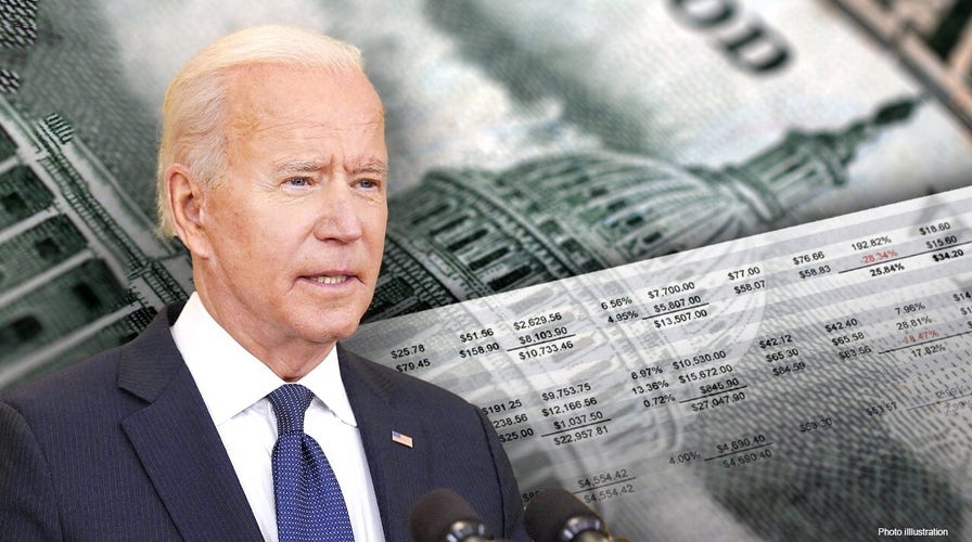 Biden meets with Democrats amid infighting over spending 