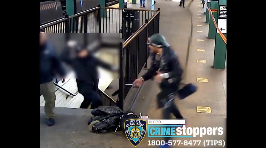 Man slashes stranger in West Village subway station