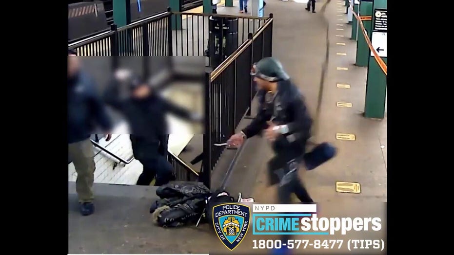 Man slashes stranger in West Village subway station