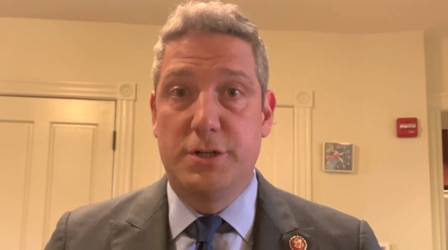 Should debate moderators 'cut the mic' of interrupting candidates?