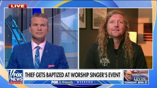 Addict who stole guitar finds God, gets baptized at worship singer’s event - Fox News