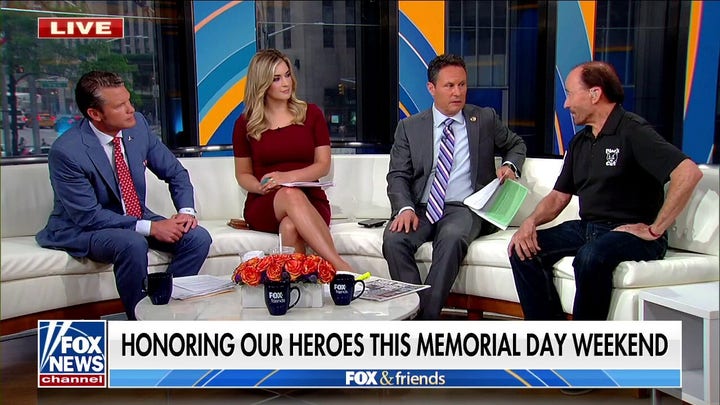 Lee Greenwood honors Memorial Day