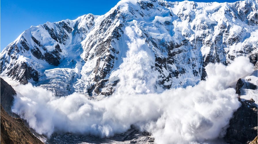Avalanche safety: What are the warning signs