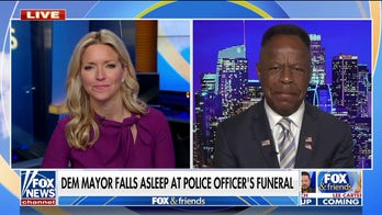 Austin mayor falling asleep during fallen cop memorial ‘shows ultimate disrespect’: Leo Terrell