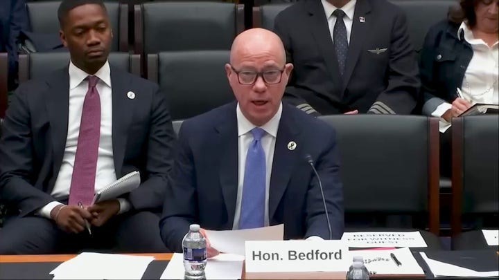 FAA pide que la agencia «evolucione» y «se mantenga al día con la innovación».