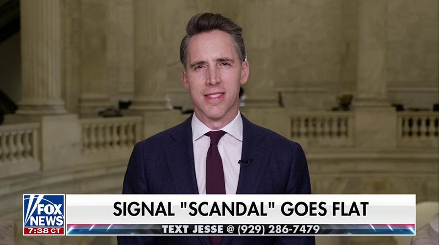 ‘Libs’ are 'fussing' over who was on a text chain, says Sen. Josh Hawley