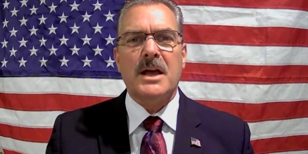 Standoff in Lynwood, California ends with suspected carjacker in