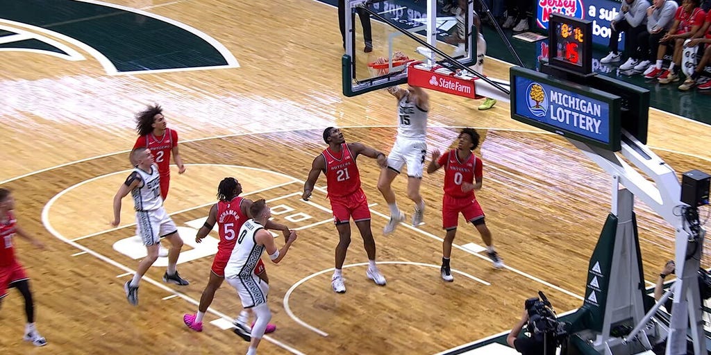 Michigan State's Denham Wojcik lobs it to Carson Cooper for TOUGH dunk on Senior Night vs. Rutgers