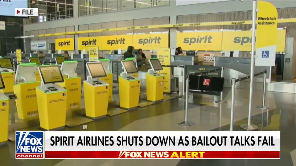 Spirit Airlines shuts down operations after bailout talks White House break down