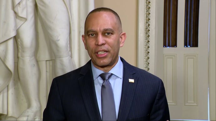 House Minority Leader Hakeem Jeffries (D) responds to criticism of his 'maximum warfare' against Republicans comment