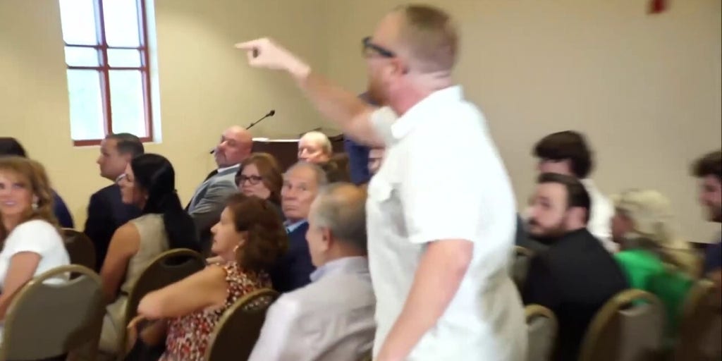 Heckler directs profane outburst at Gov Ron DeSantis during Hulk Hogan tribute