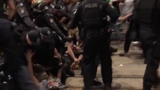 Police clash with anti-Israel protesters over Israeli president's visit to Australia