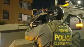 Federal agents in Chicago carry out immigration enforcement operation