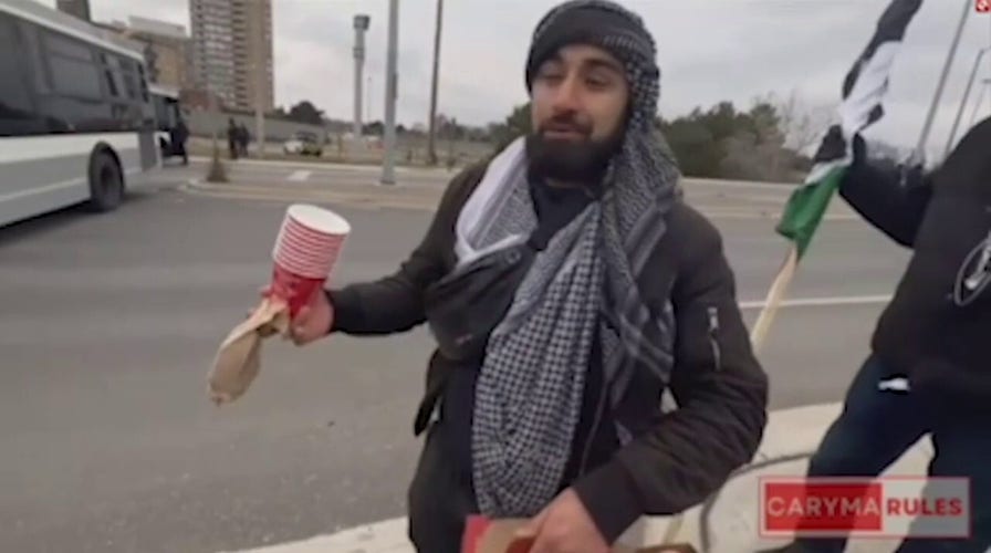 Canadian police seen delivering coffee to pro-Palestinian protesters