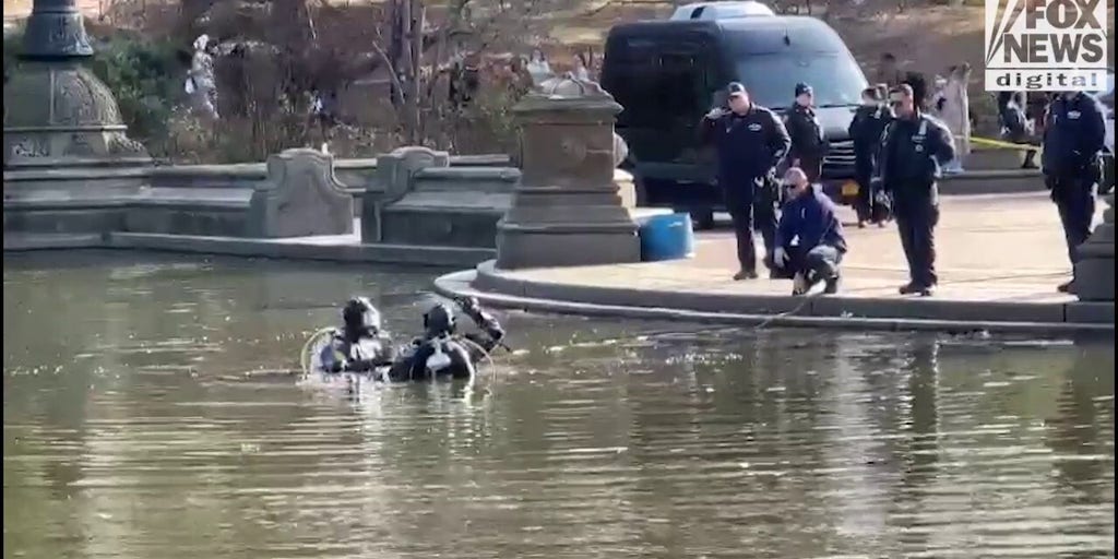 NYPD SCUBA Team search the lake in Central Park