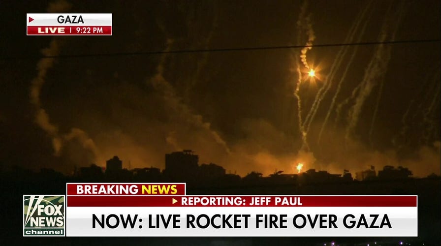 Daily pauses begin as Israel hits Gaza targets