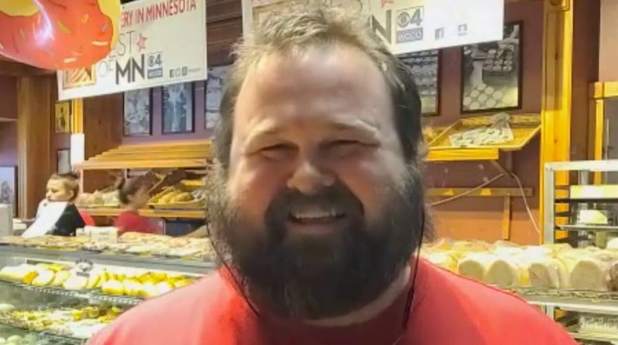 Minnesota bakery owner on giving hundreds of cakes for 2020 graduates