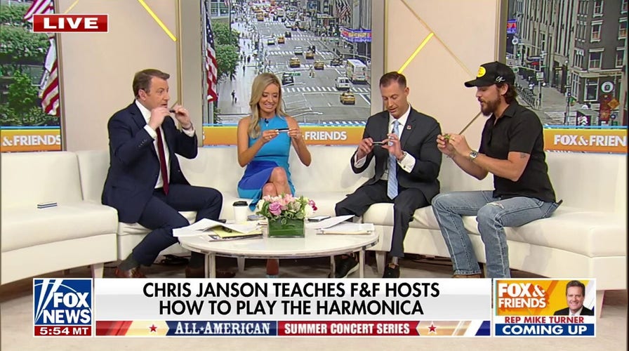 Chris Janson gives harmonica lesson to 'Fox & Friends'
