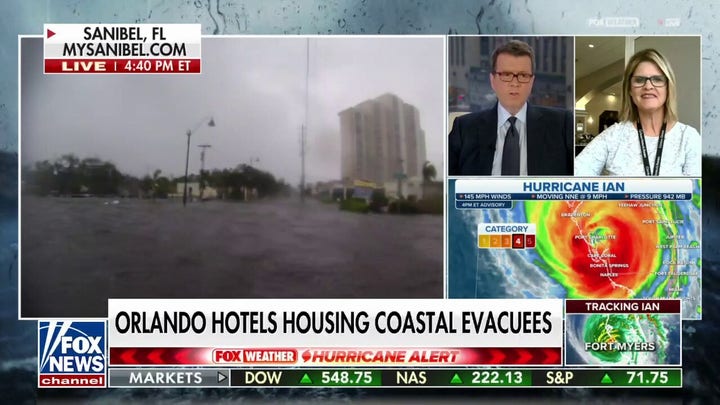 How are Florida hotels responding to Hurricane Ian?