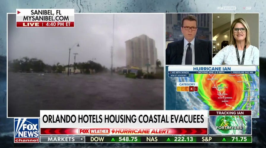 How are Florida hotels responding to Hurricane Ian?