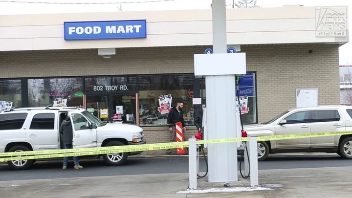 Idaho investigators enter gas station in Moscow