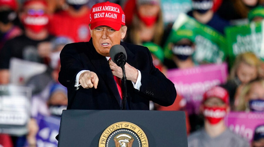 Does large early voter turnout favor any candidate?