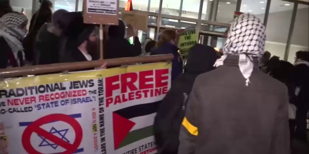 Anti-Israel Columbia University protesters target former PM Bennett's campus appearance