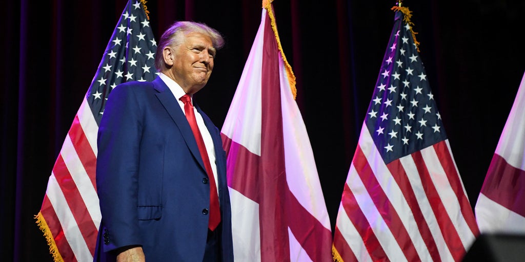 WATCH LIVE: President Trump delivers commencement address at University of Alabama