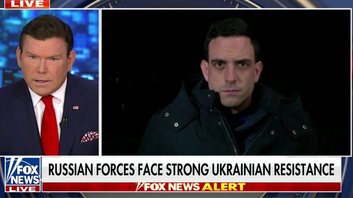 Ukrainian army setting up road blocks, taking down street signs to confuse Russians soldiers: Trey Yingst