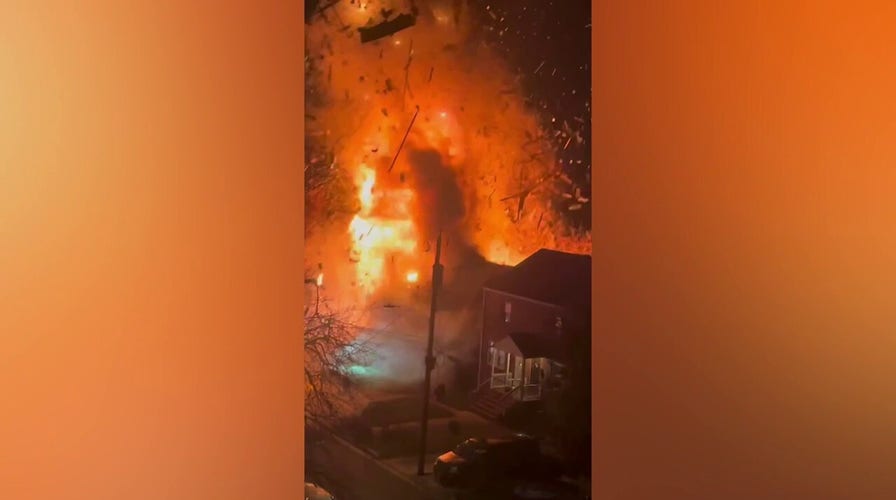 Virginia home explodes after suspect fires flare gun during police search