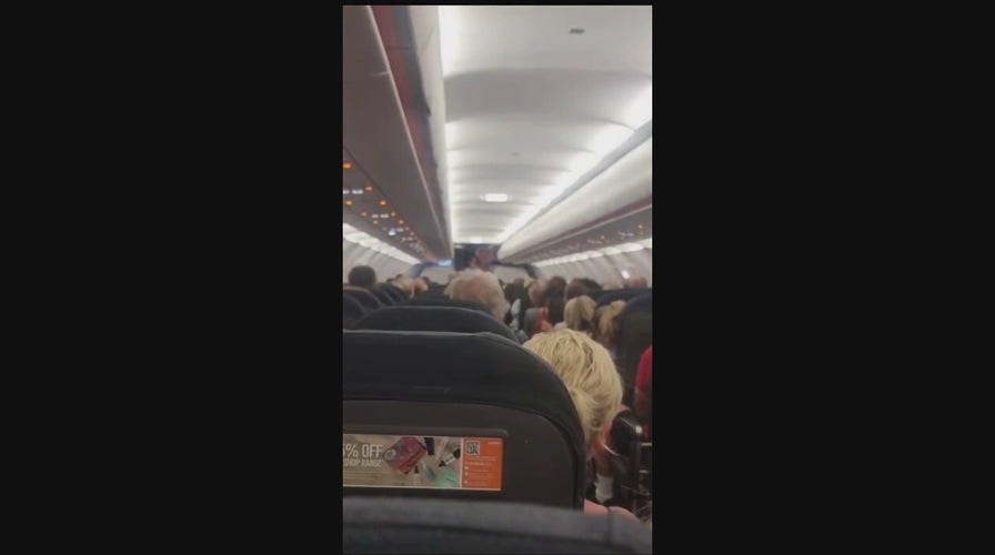 Pilot asks 20 passengers to deplane over flight being ‘too heavy’