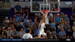 Henri Veesaar throws down a massive dunk, extending UNC's lead over St. Bonaventure