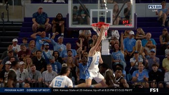 Henri Veesaar throws down a massive dunk, extending UNC's lead over St. Bonaventure