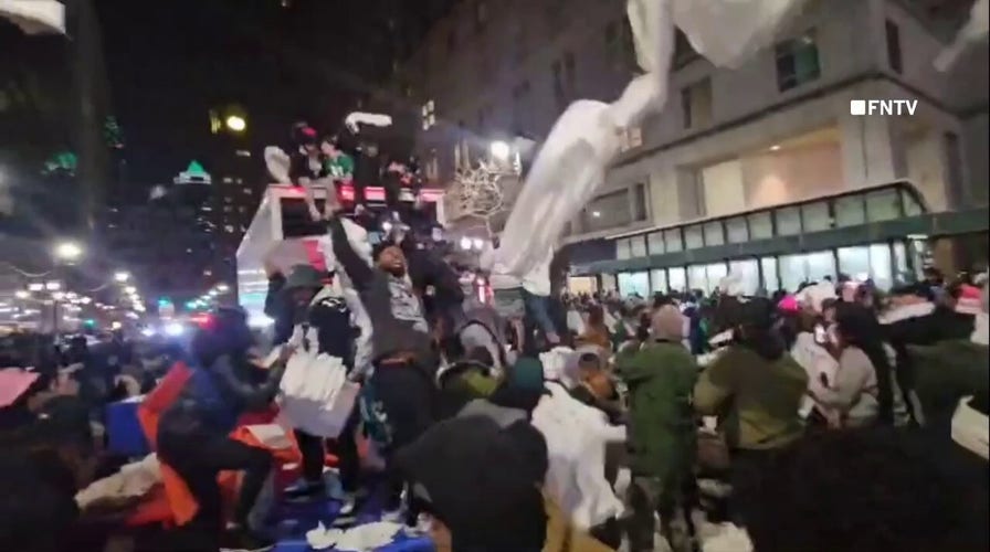 Philadelphia Eagles fans loot laundry truck, start fire following Super Bowl win